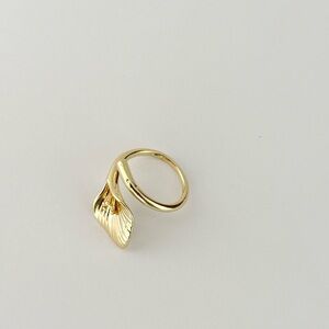 Little Lily Ring
